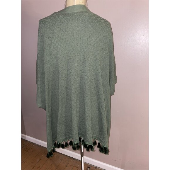 Lane Bryant Textured Poncho Cardigan Wrap Green Tassel Detail SS Hem Sz 22/28 - Picture 5 of 9